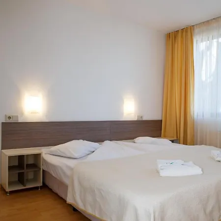 Mountain Paradise By The Walnut Trees - Free Wellness 4* Банско